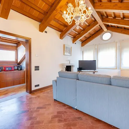 Luxury Penthouse With Terrace * البندقية